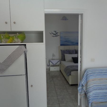 Blue And White Studios & Apartments Lefkos  Exteriér fotografie