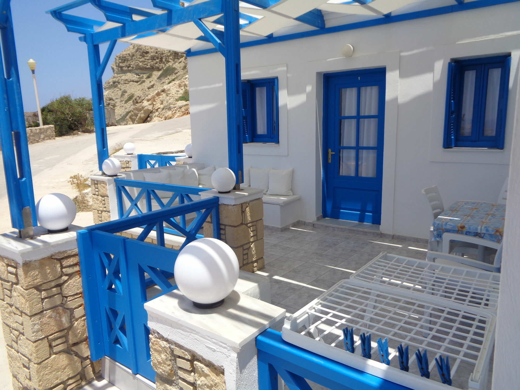 Blue And White Studios & Apartments Lefkos  Exteriér fotografie